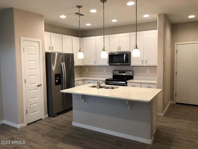 Photo - 594 W Westchester Ave