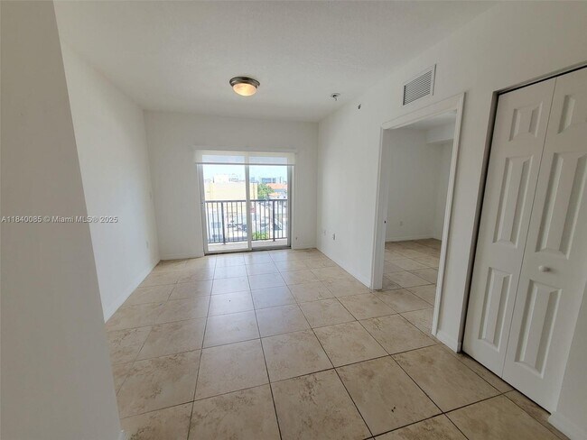 Photo - 435 SW 12th Ave Condo Unit 405