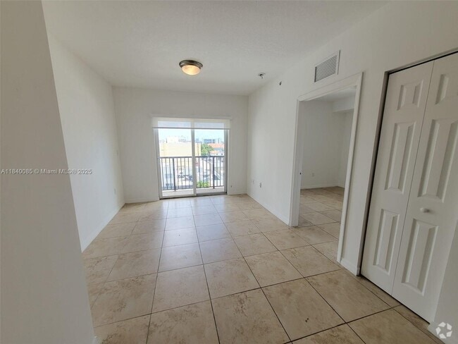 Building Photo - 435 SW 12th Ave Unit 405 Rental