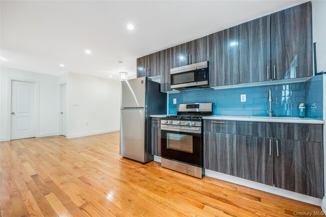 Photo - 89-33 Moline St