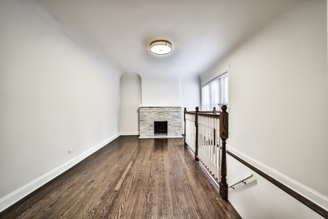 Photo - 734 W Waveland Ave Unidad 1N