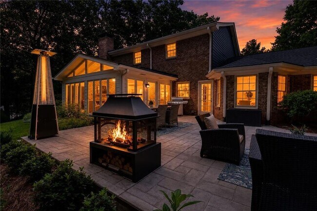 Photo - 295 Glen Lake Dr NW
