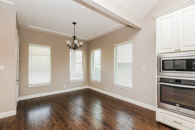 Photo - 413 Blue Star Ct