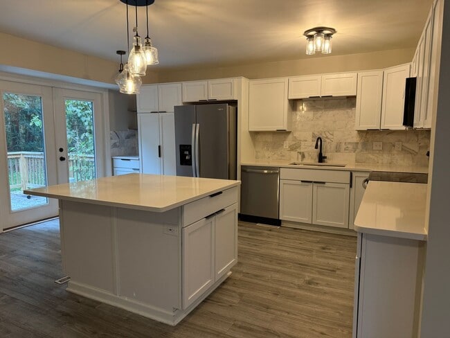 Photo - 125 Sawmill Dr