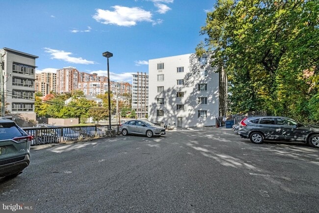 Photo - 1730 Arlington Blvd Unidad 209