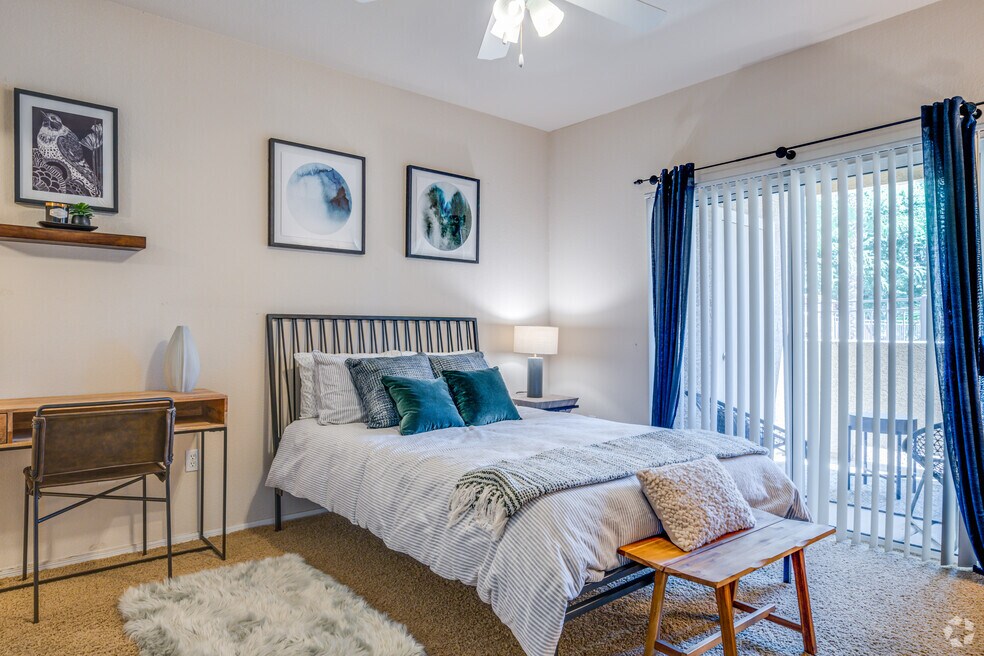 2BR, 2BA - 1,119SF