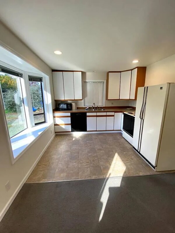 18032 5th Ave NE
