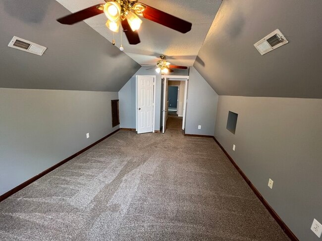176 W Walnut Ave