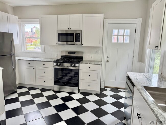 Photo - 64 Trinity Pl