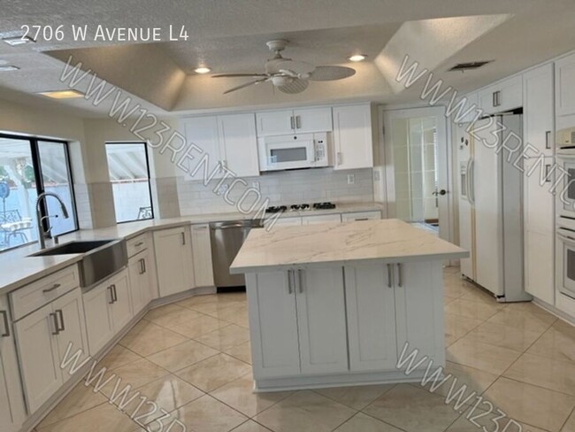 Photo - 2706 W Ave L4 House