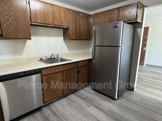 Photo - 20 Wolf Rd Unidad F130