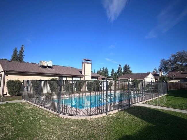 Photo - 3737 W Hillsdale Ave