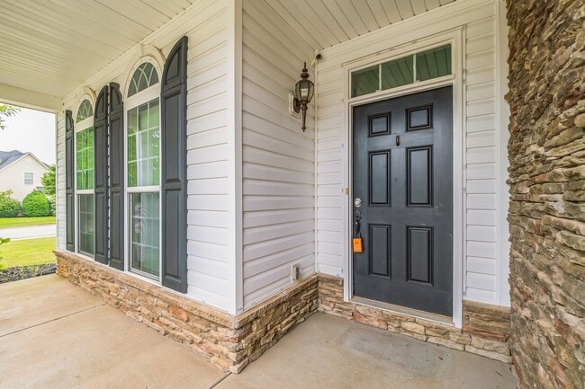 Photo - 606 Shoreline Blvd