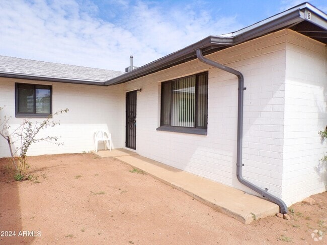Building Photo - 307 1st St Unit B Rental