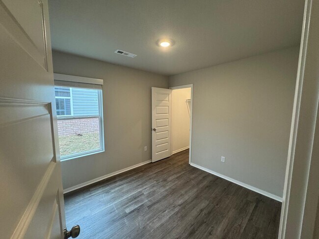 Photo - 6509 NW Vandergriff St