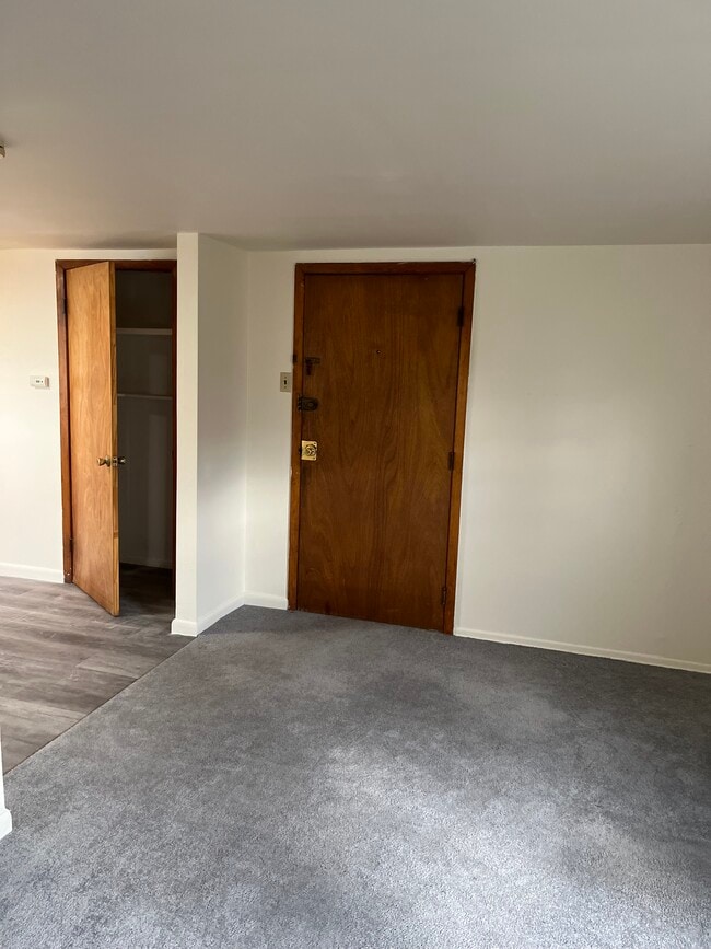 376 Henry St