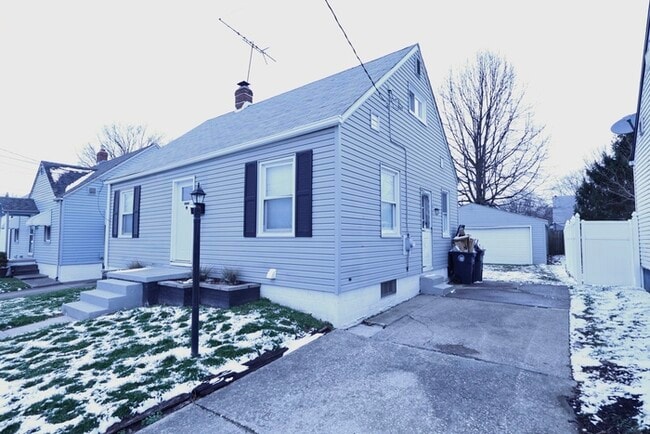 Building Photo - 787 Austin Ave