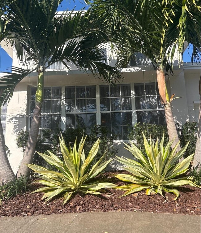 Photo - 9048 Carlyle Ave