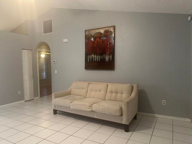 Photo - 379 SW Jeanne Ave