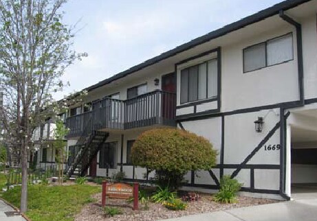 Photo - Amberwood Apartments