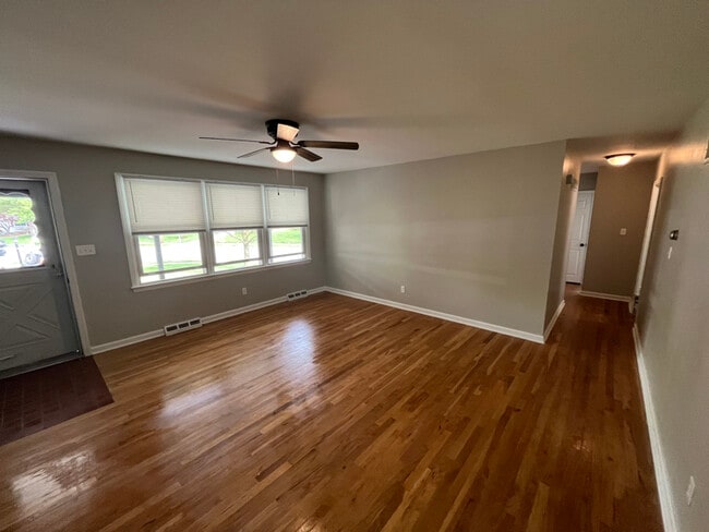 Photo - 2700 Barnsley Rd