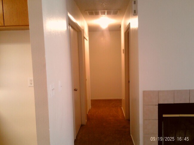 Photo - 2720 Gosford Rd Unit A