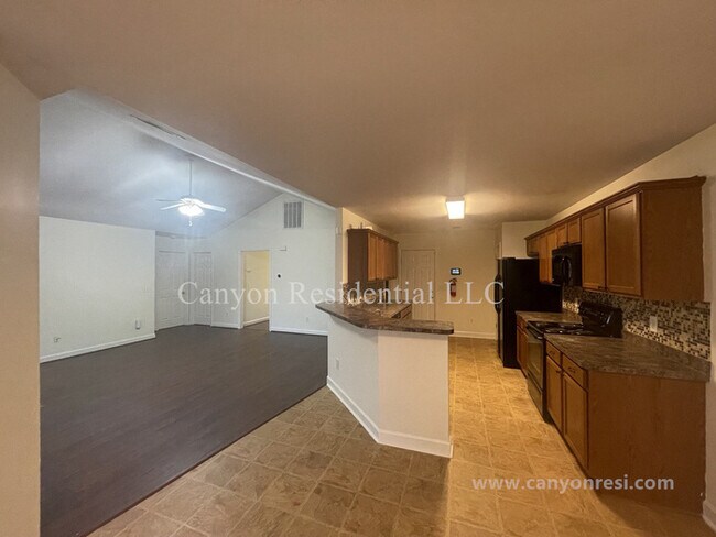 Photo - 1604 Cedrow Dr