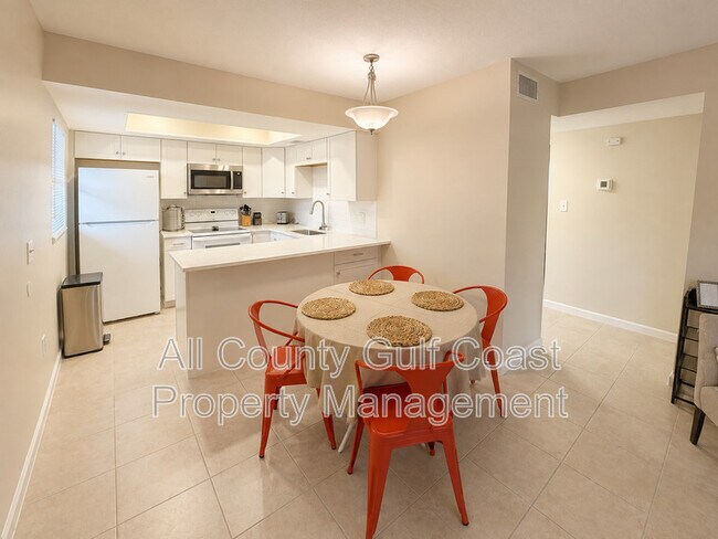 Photo - 460 Base Ave E