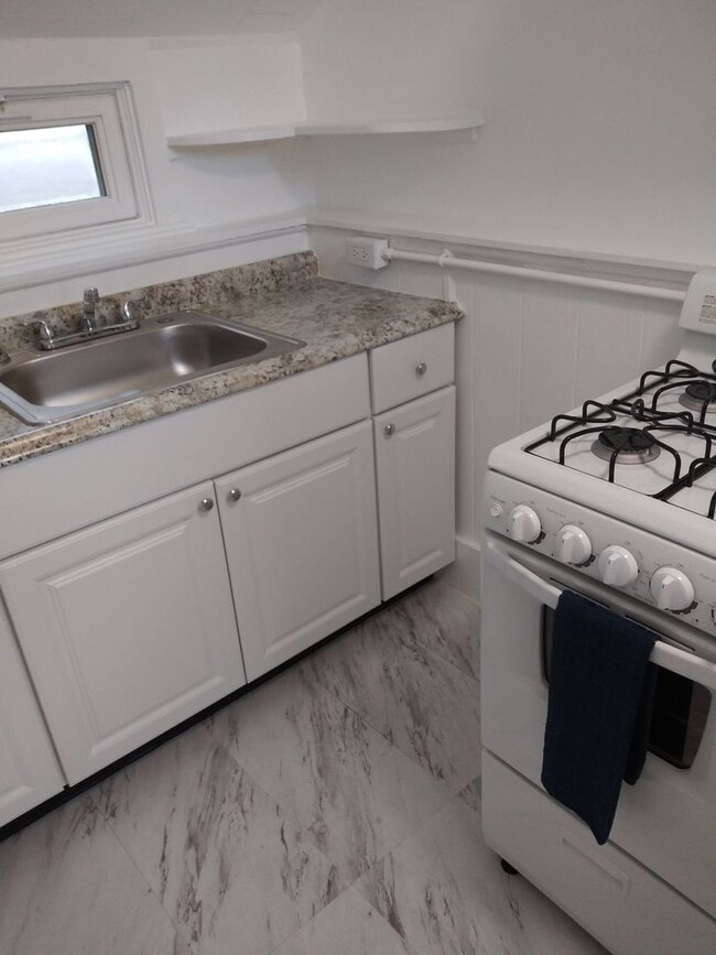 Photo - Hyannis 1 bedroom Unit A