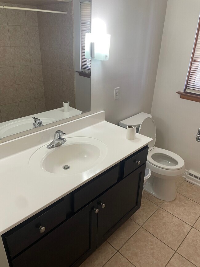 Photo - 4685 Mackinaw Rd