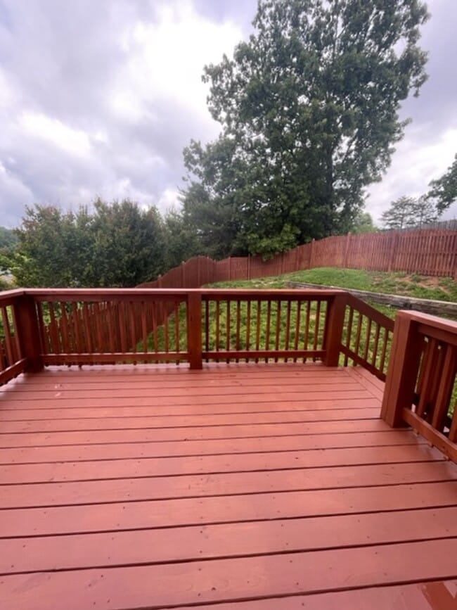 Photo - Powell 37849 - 3 bedroom, 2.5 bath home - Contact Debra Johnson (865) 591-8281