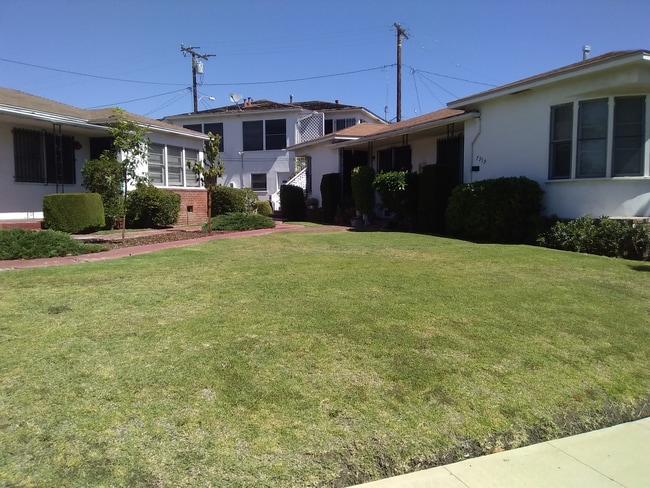 Building Photo - 2303 W 80th St Unit 2301