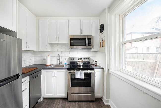 Photo - 86 Tisdale St S