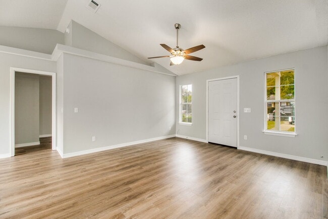 Photo - 1015 Sable Dr Unit B