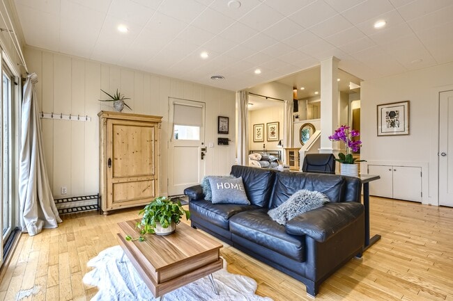 Photo - 4400 55th Ave NE Unit Lower level