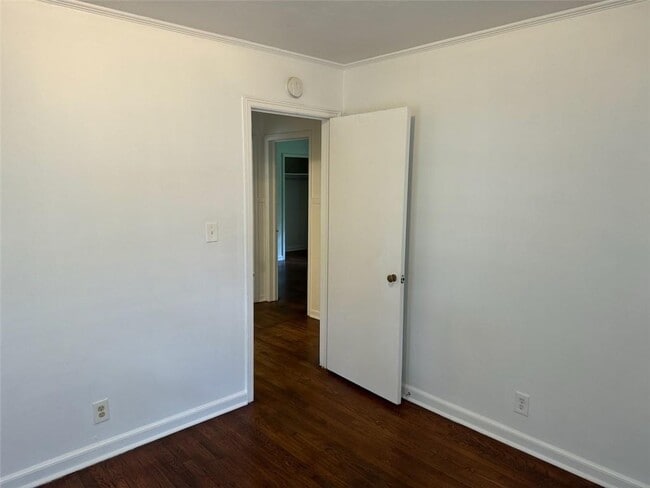 Photo - 828 Catherine St