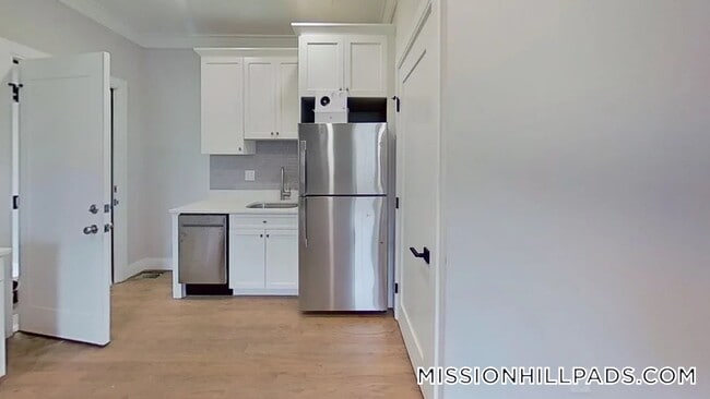 Building Photo - 93 George St Rental