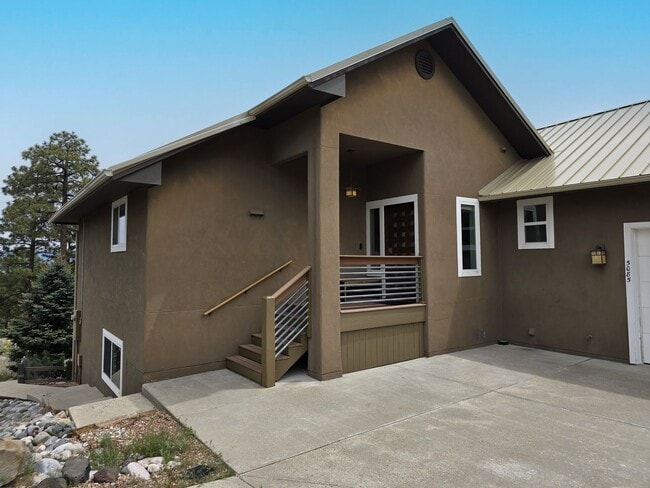 Building Photo - Beautiful Quemazon Home (5085 Alegria)