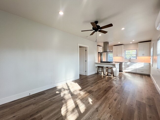 Photo - Yajome, 2100-2118* Unit 2100