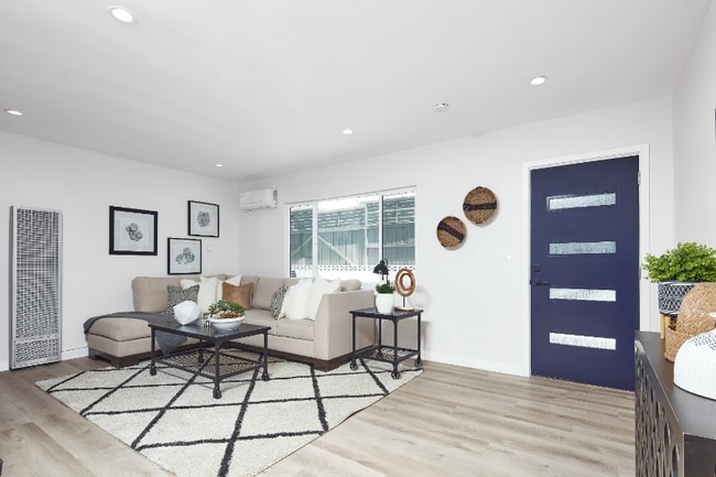 Building Photo - 1838 20th Ct Rental