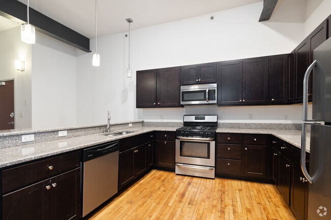 2BR, 2BA - 1,226-1,234SF - Kitchen