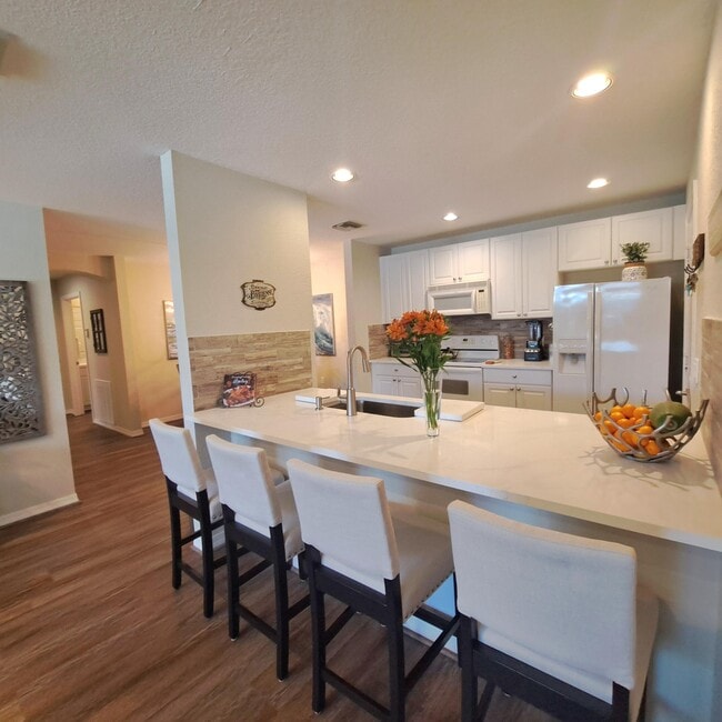 Photo - 1747 N Dovetail Dr