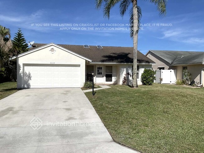 Photo - 6229 Ungerer St