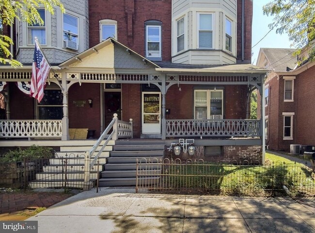 Building Photo - 476 N Charlotte St