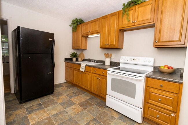 Building Photo - 5345 Lazard St