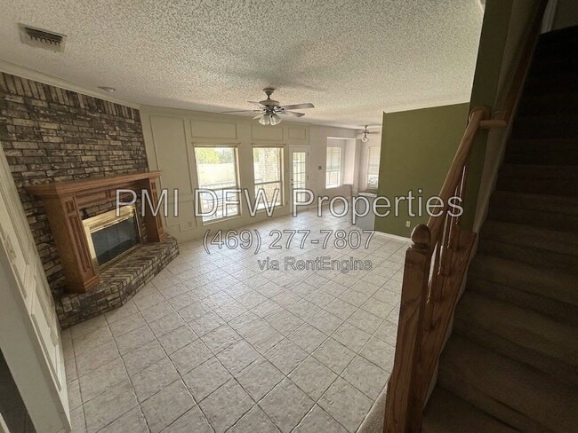 Photo - 2332 Boardwalk Dr