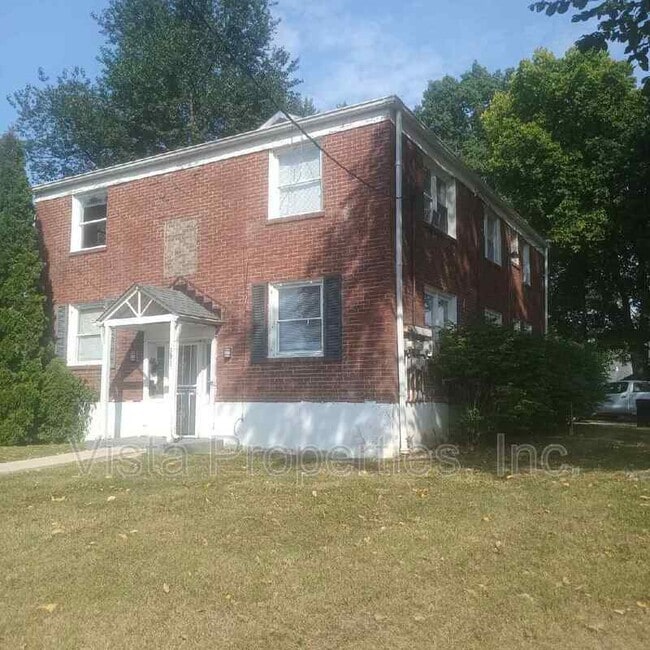 Photo - 301 N 41st St Unit Apt 4