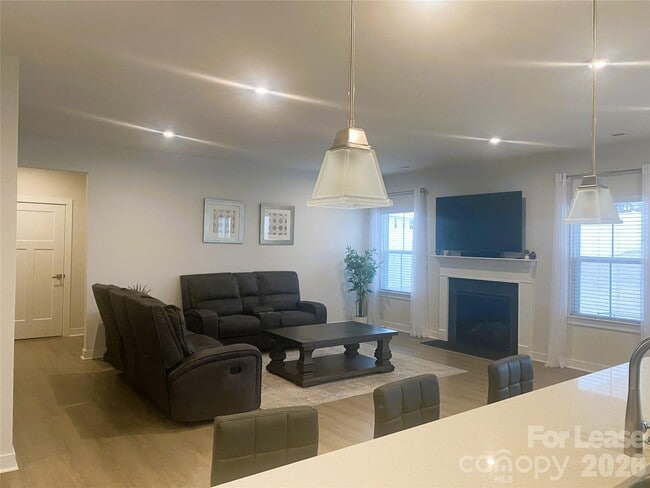 Photo - 3163 Streamside Dr