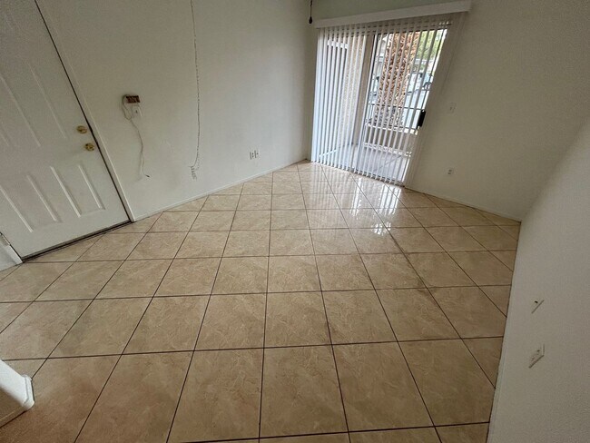 Photo - BRIGHT 1 BD & 1 FB CONDO IN SOUTHWEST LAS VEGAS