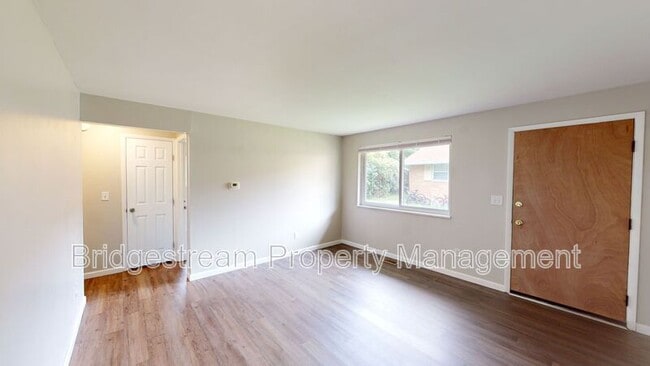 Photo - 4920 Leeper St
